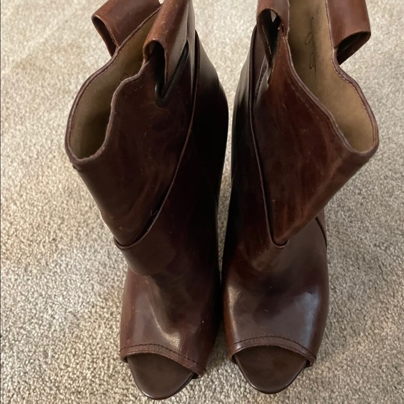 Open toe booties - Picture 2 of 4